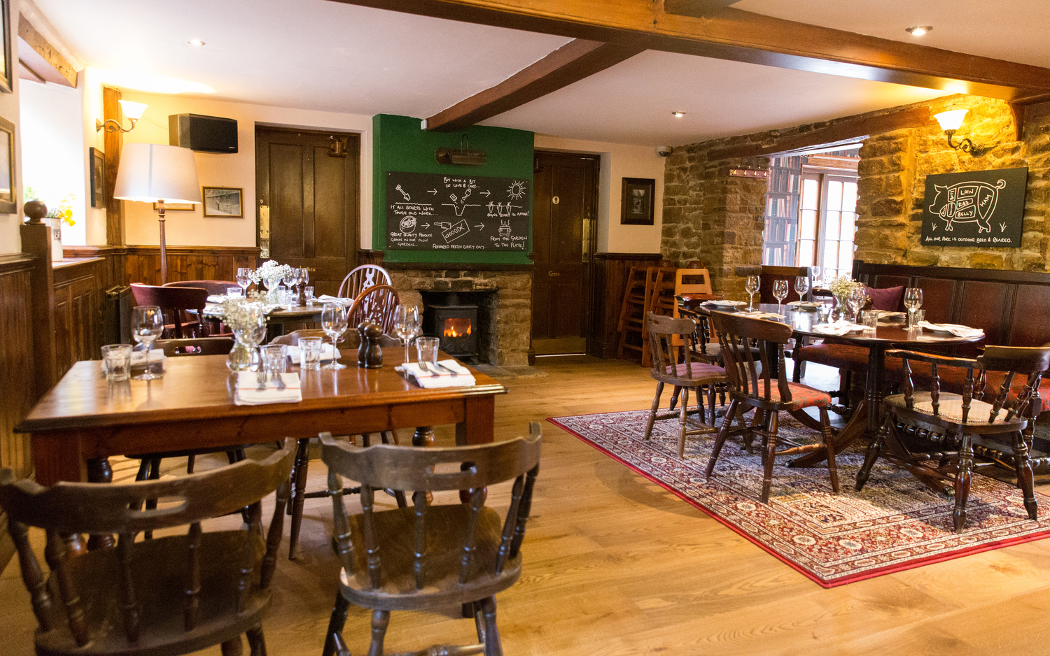 The Queens Pub And Dining Room Christmas